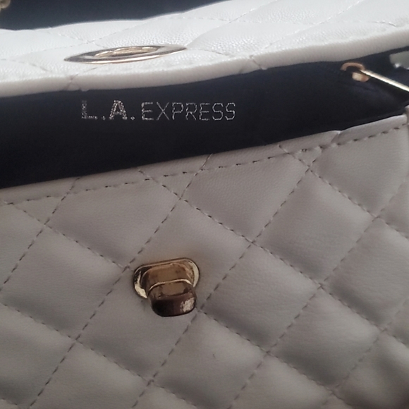 3/$50 White mini purse by LA EXPRESS - Picture 3 of 5